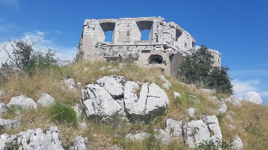 MTB-Tour Montenegro: Kriegsruinen Kom