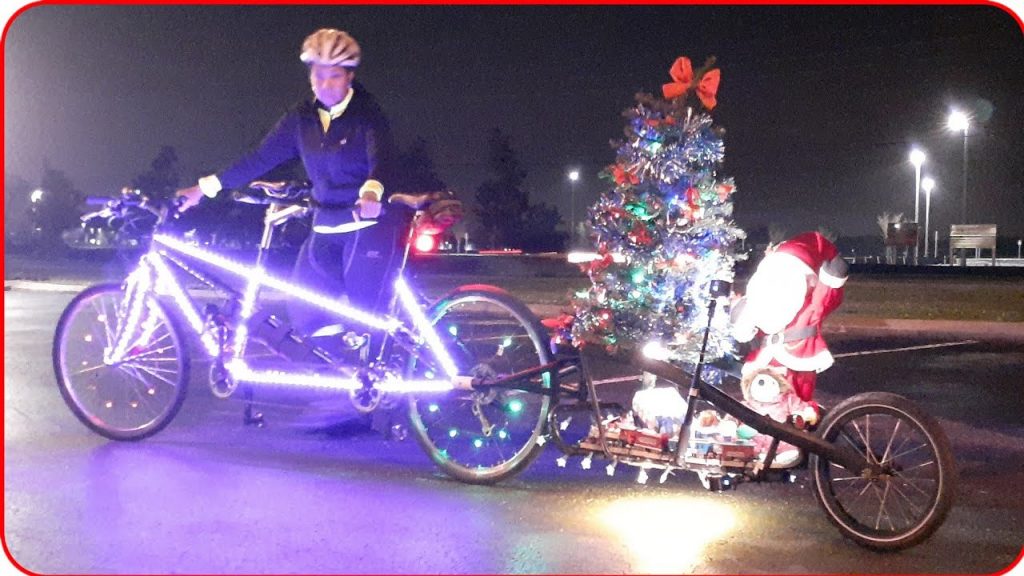 Polar Express Tandem Bike + Christmas Lights & Music = Decorated Bike | #TANDEMADVENTURERS