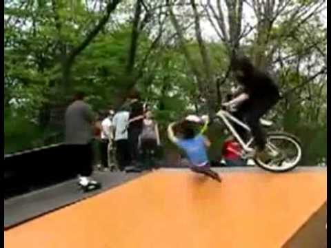 BMX Rider Takes Out Rollerblader